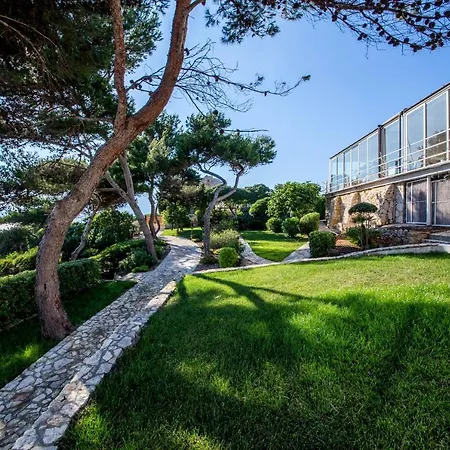 Отель El Faro &