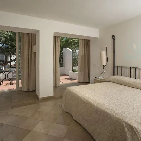El Faro & Hotel 4*