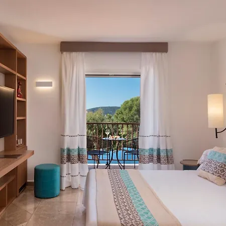 El Faro & Hotel 4*