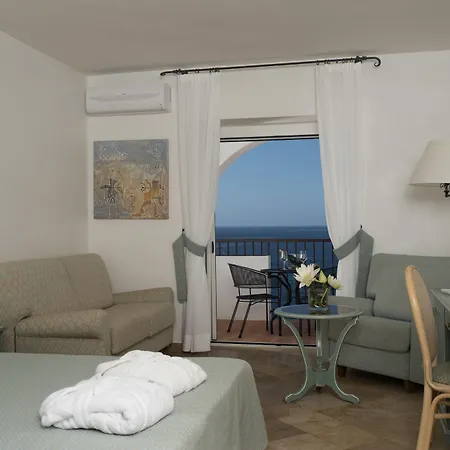 Отель El Faro &